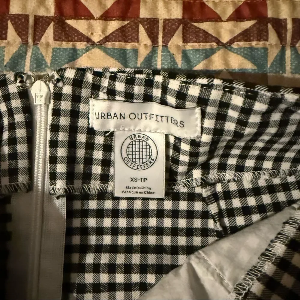Urban Outfitters Black and White Gingham Mini Skirt XS
